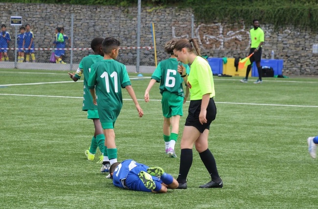 Céline Celik arbitrant lors de la FCLDSD Cup